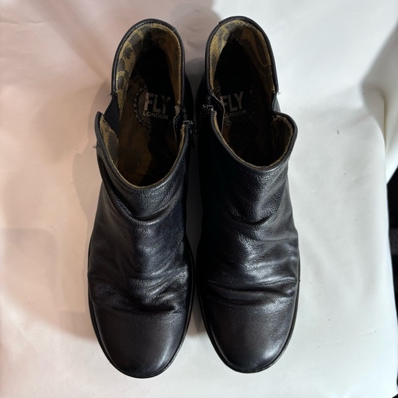 FLY LONDON Sz 41 Yip Boots Wedge Zip Up Ruched Ankle Booties Black - Picture 3 of 14